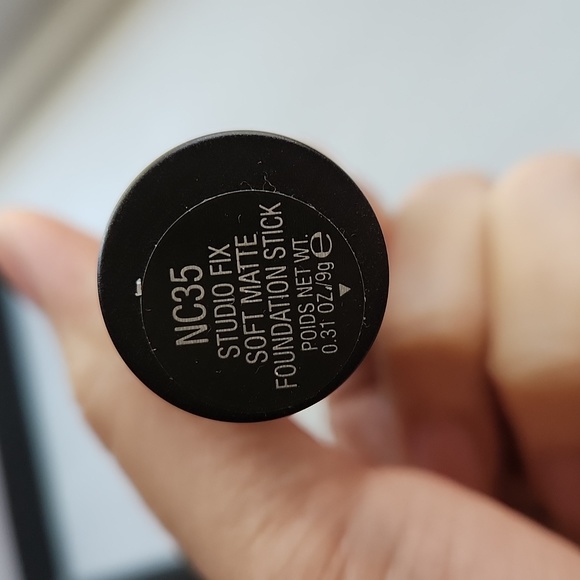 MAC Studio Fix Soft Matte Foundation Stick - Picture 3 of 4
